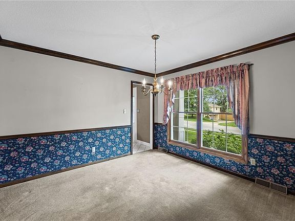 4th image of 13312 W 61st Ter