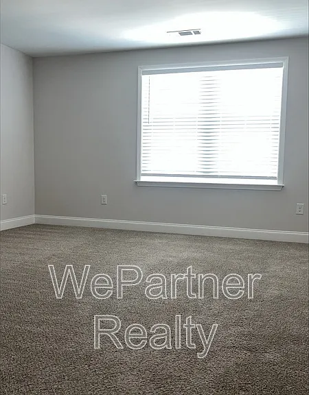 100 Crest Pointe — Photo 16