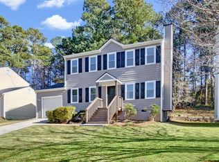 582 Woodcrest Manor Dr, Stone Mountain, GA 30083
