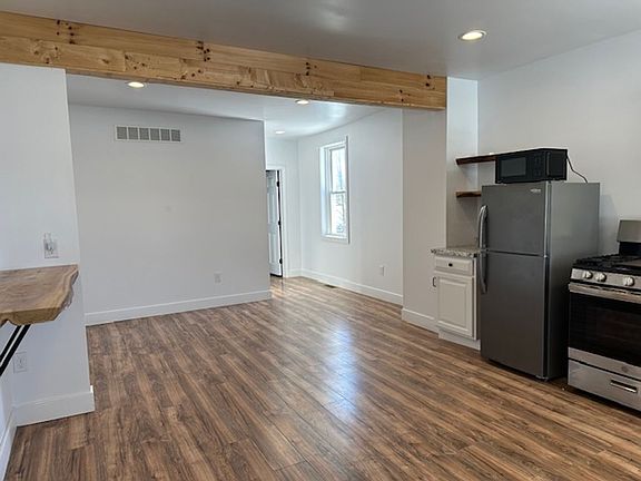 2nd image of 642 N 3rd Ave #1