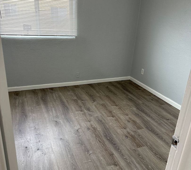 1st image of 328 Rhode Island St NE APT 5