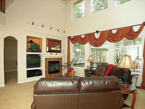 Vaulted Open Floor Plan