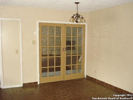 2nd image of 5015 Hemphill Dr