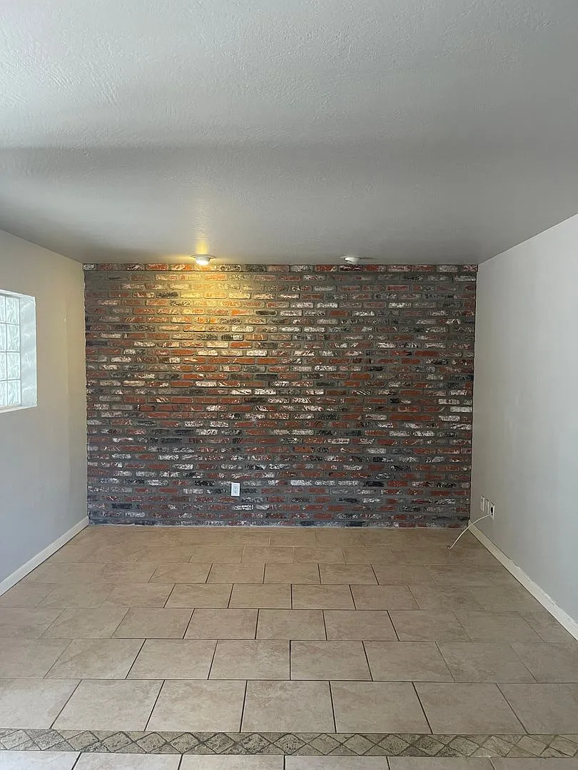 2614 North 72nd Place — Photo 3