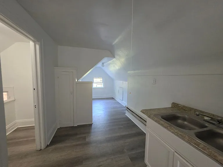 11419 Durant Ave — Photo 3
