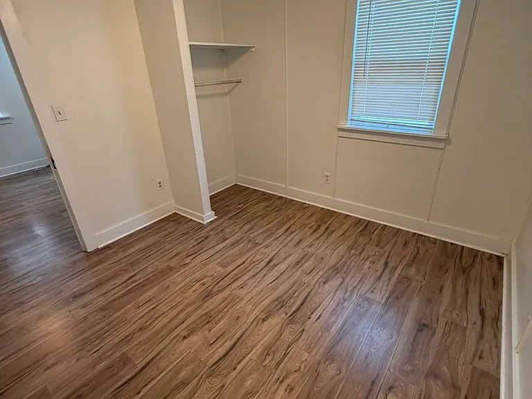 318 Washington St SW — Photo 18