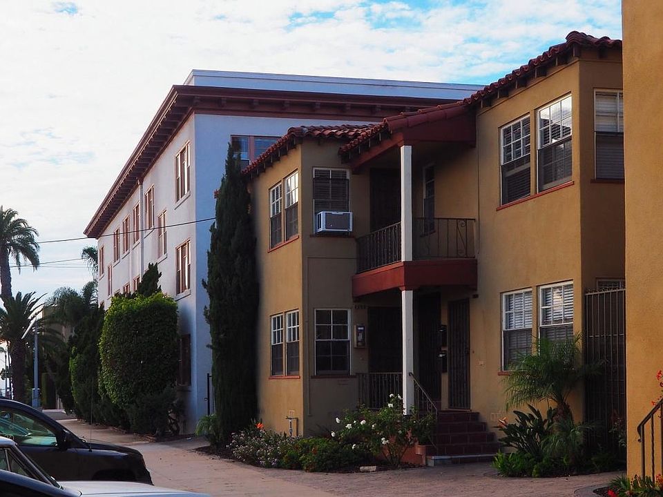 Beautiful 1930's Vintage Spanish Building