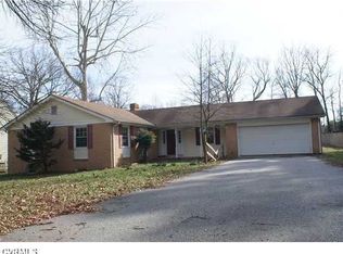 3821 Lake Hills Rd, North Chesterfield, VA 23234