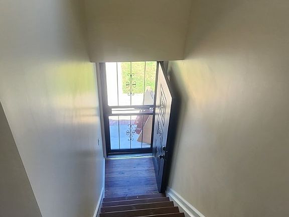 4th image of 14549 222nd St Floor 2