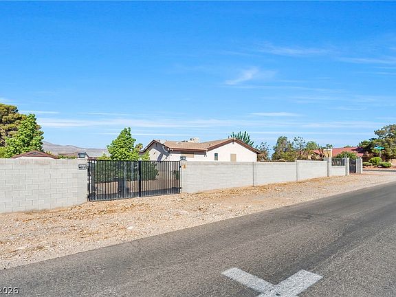 2nd image of 9015 W Hammer Ln