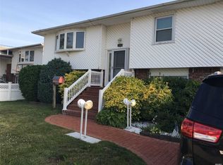 36 Carolina Ave, Island Park, NY 11558