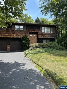 93 Tudor Dr, Hamilton, NJ, 08690