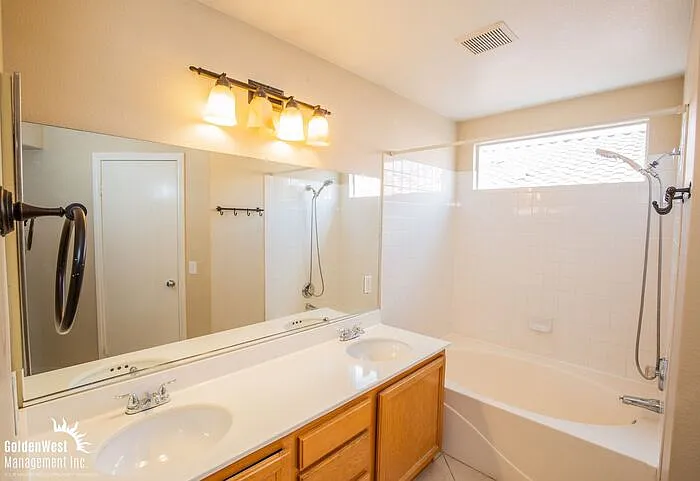 216 McHenry St — Photo 5