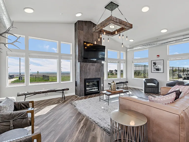 The VUE at Catron — Photo 44