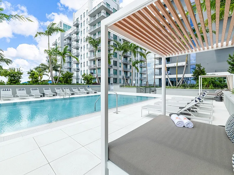 Lumaire West Palm Beach — Photo 35