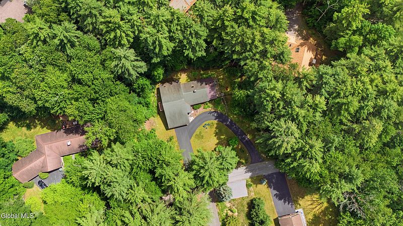 4th image of 19 Birch Drive