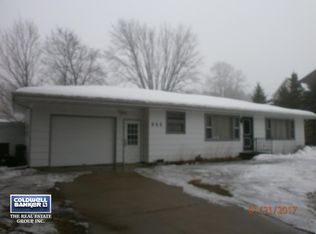 552 Depot St, Manawa, WI 54949