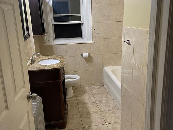 4th image of 28 Pease St