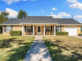 228 Van Dorn St, Pea Ridge, AR 72751