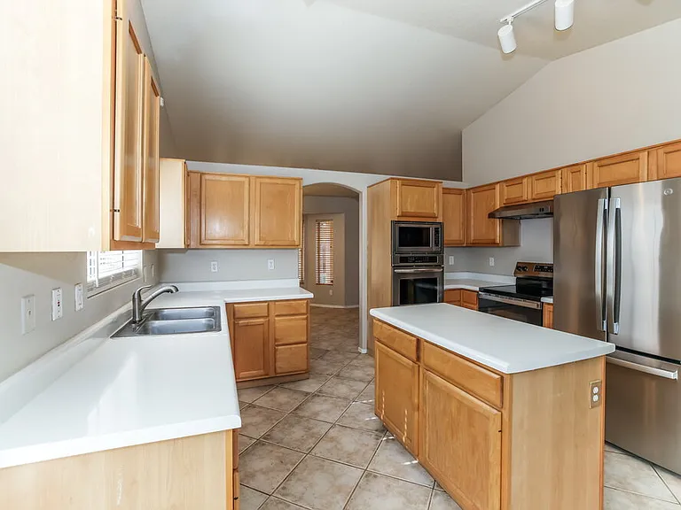 1662 W Campbell Ave — Photo 6
