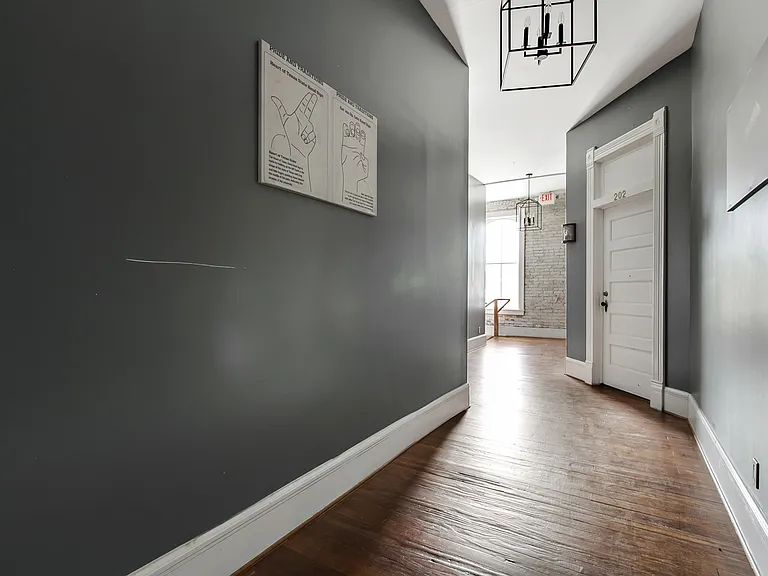 202 N Lbj Dr — Photo 14