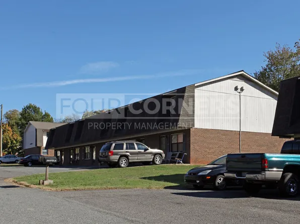 Salem Crossing II, 420 Salem St #B, Lexington, NC 27292