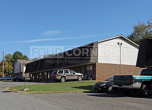 Salem Crossing II Photo 1