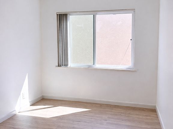 4th image of 3002 Honolulu Ave APT 3