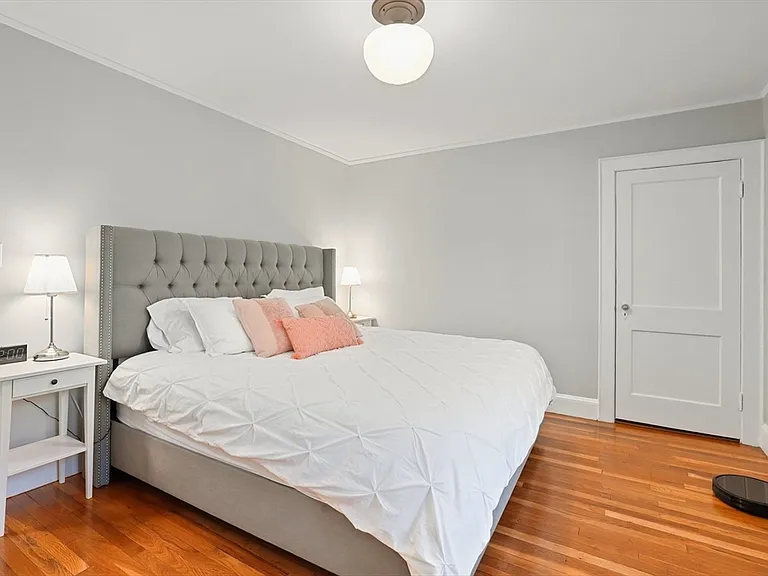 54 Edgecliff Rd #2 — Photo 12