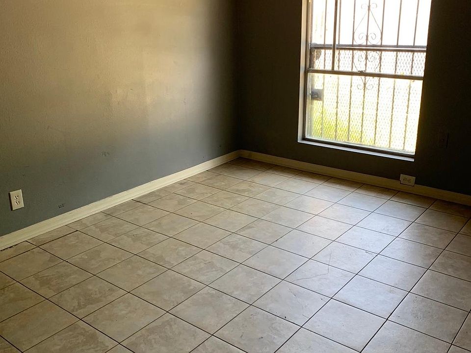 2nd image of 5941 Fairgreen St