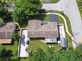 6411 SW 6th St, Pompano Beach, FL 33068