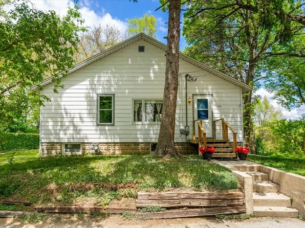 126 Glenview Ave, Fox Lake, IL 60020