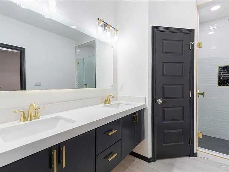 608 Juan Seguin St — Photo 8