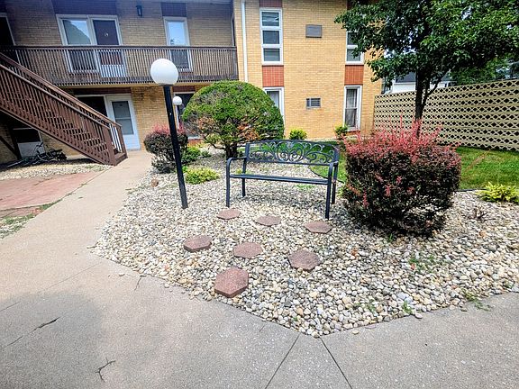 3rd image of 18340 Burnham Ave APT 11
