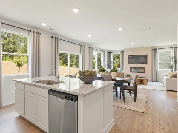 5152 Union Heights Way, Flowery Branch, GA 30542