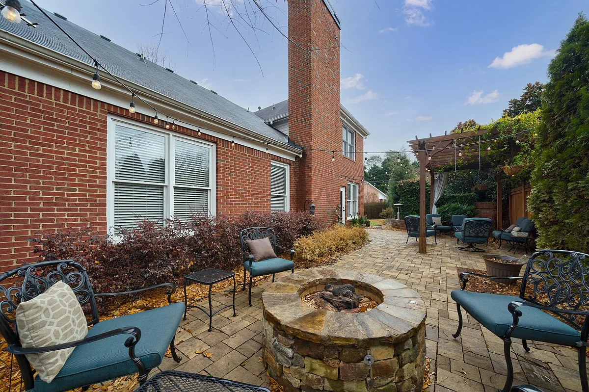 Building Photo - 3038 Montclair Cir SE