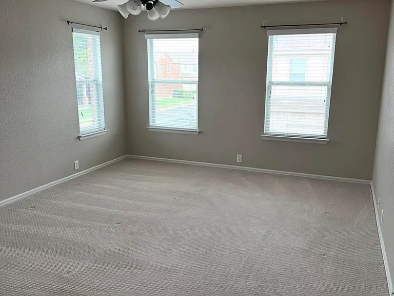 2502 Grayson Way — Photo 7