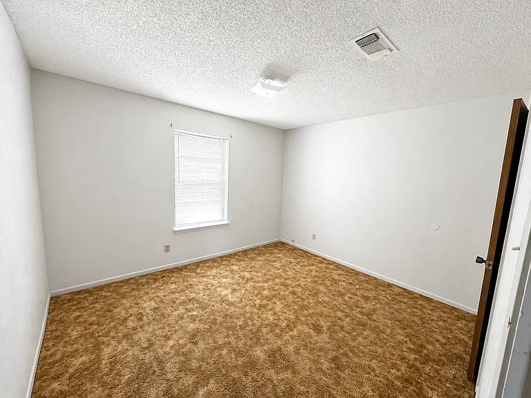 104 W Anderson Ave #D — Photo 7