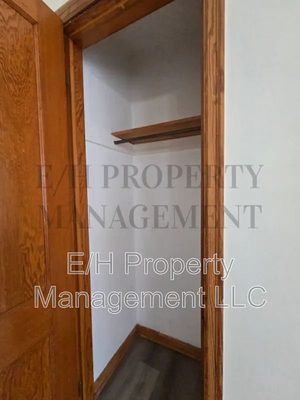 2 bed, 1.0 bath, 719 sqft, $695 — Photo 4