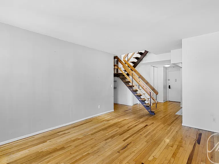 304 E 20th St #PHA — Photo 4
