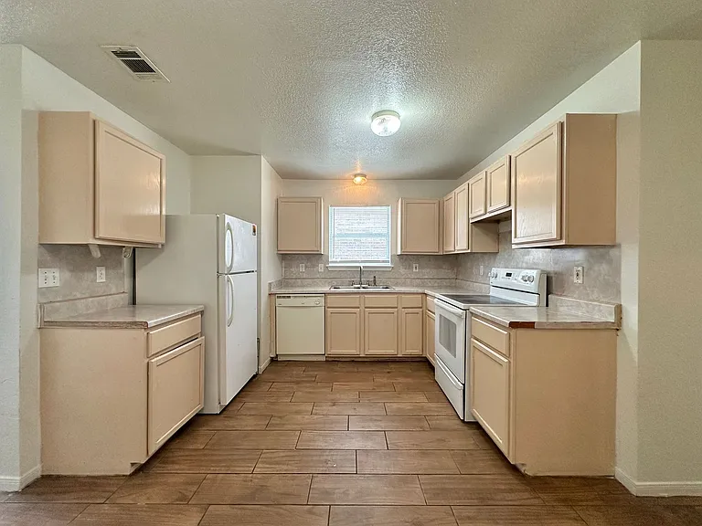 3206 Hereford Lane — Photo 6