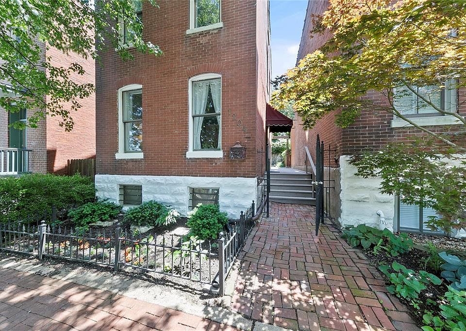 1st image of 1204 Mackay Pl