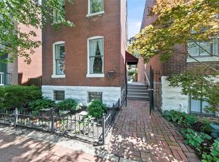 1204 Mackay Pl, Saint Louis, MO 63104