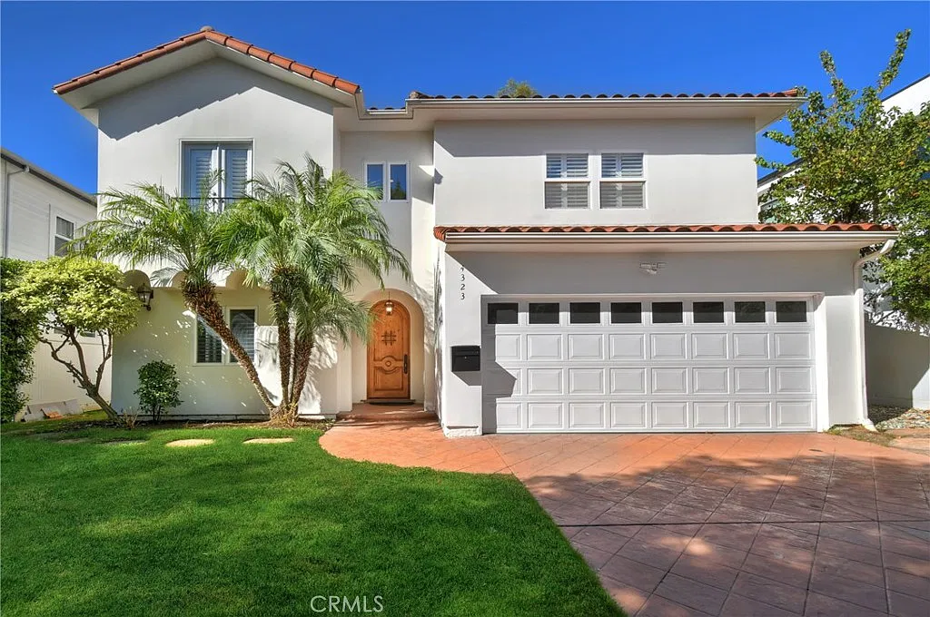 5 bed, 4.5 bath, 3696 sqft, $11,950 — Photo 2