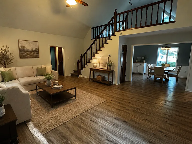 5220 Flat Creek Rd — Photo 1