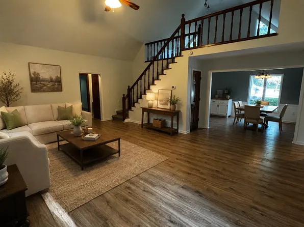 5220 Flat Creek Rd, Gainesville, GA 30504