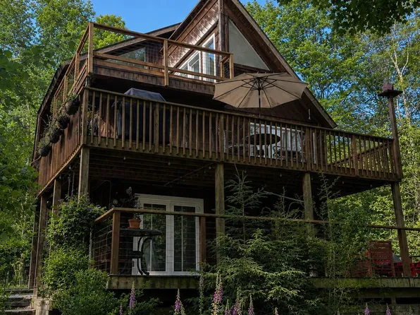 106 Butternut Ln, Canadensis, PA 18325