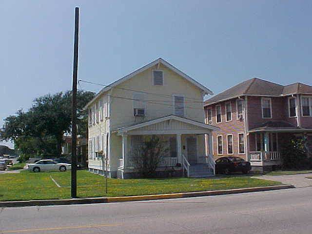 1st image of 2225 35th St