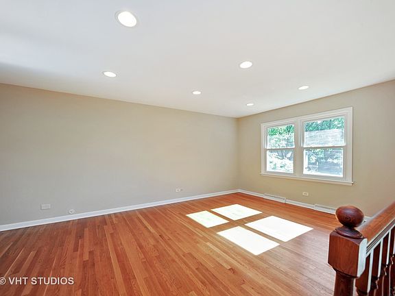 2nd image of 442 N Fairlawn Ave