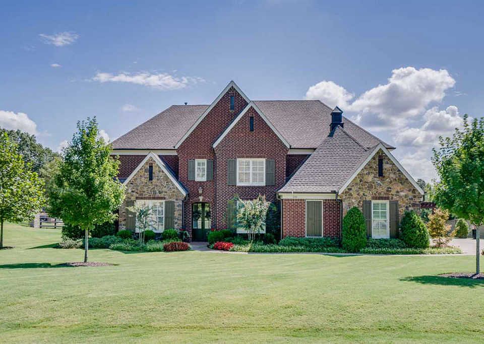 1st image of 235 Greenbrier Lakes Blvd